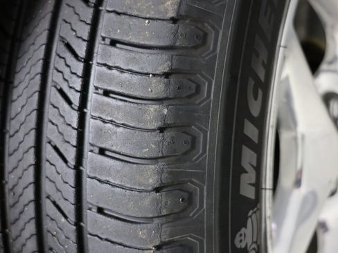 Used 2019 Chrysler Pacifica Limited image 15