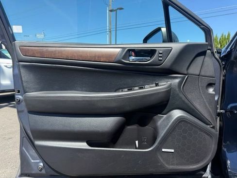 Used 2016 Subaru Outback 2.5i Limited AWD/4WD image 18