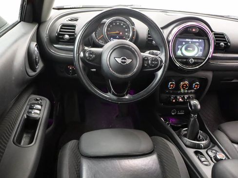 Used 2017 MINI Cooper Clubman FWD image 4