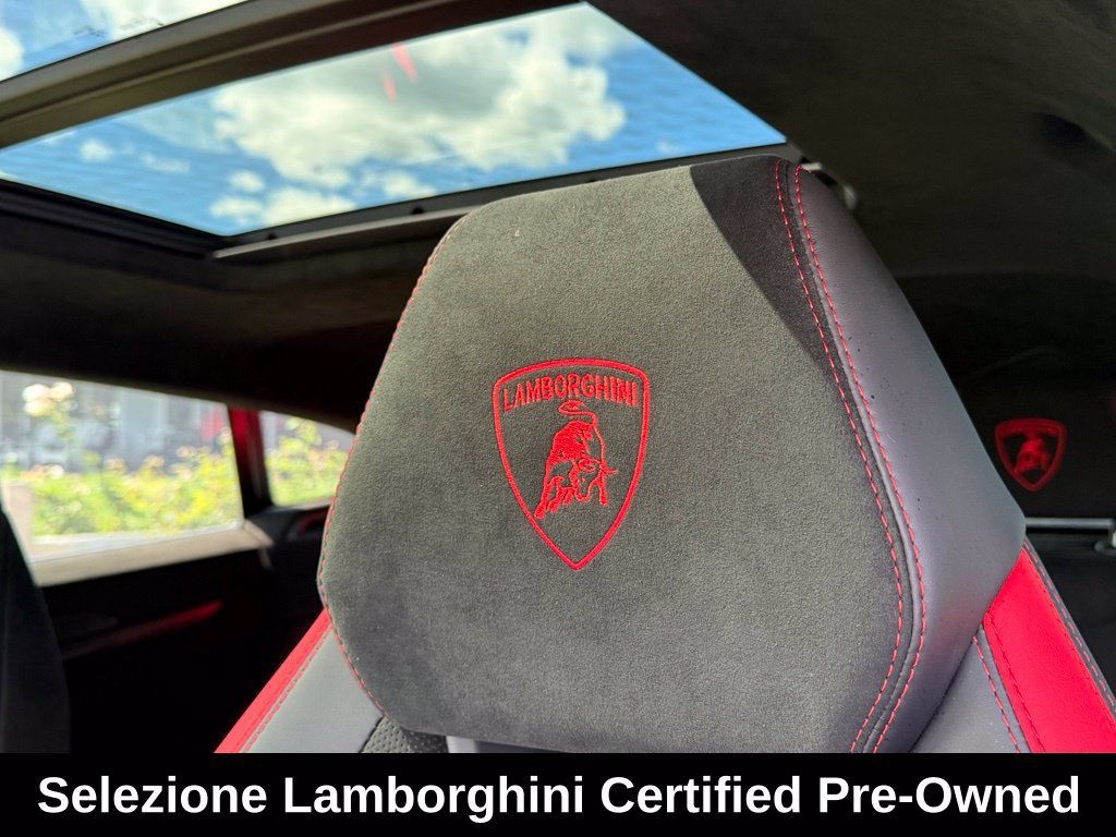 Used 2024 Lamborghini Urus Performante AWD/4WD image 31