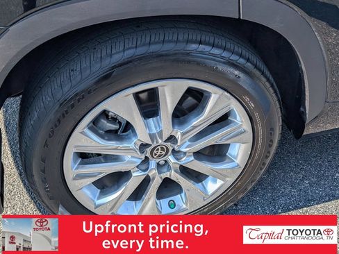 Used 2021 Toyota Highlander Limited AWD/4WD image 9