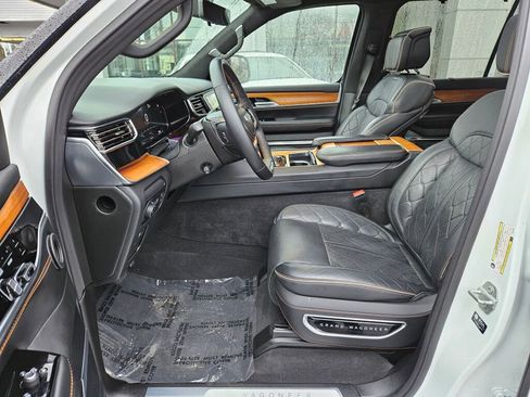 Used 2024 Jeep Grand Wagoneer L Series III image 11