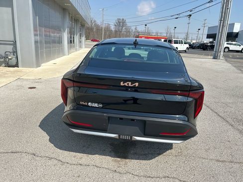 Used 2025 Kia K4 LXS image 6