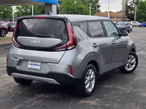 Used 2025 Kia Soul LX w/ LX Technology Package FWD image 11
