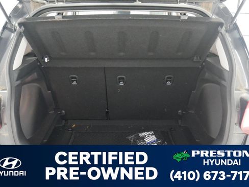 Used 2020 Hyundai Venue SEL image 25