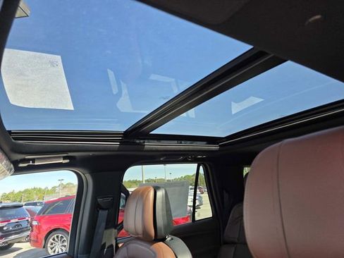 New 2026 Lincoln Navigator L Reserve image 9