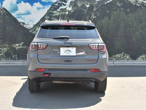 Used 2022 Jeep Compass Trailhawk w/ Trailhawk Convenience Group AWD/4WD image 10