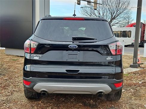Used 2018 Ford Escape SE image 5
