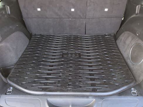 Used 2019 Jeep Grand Cherokee Altitude AWD/4WD image 29