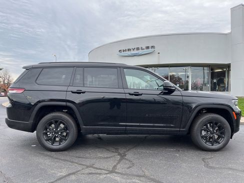 New 2025 Jeep Grand Cherokee L Altitude image 47