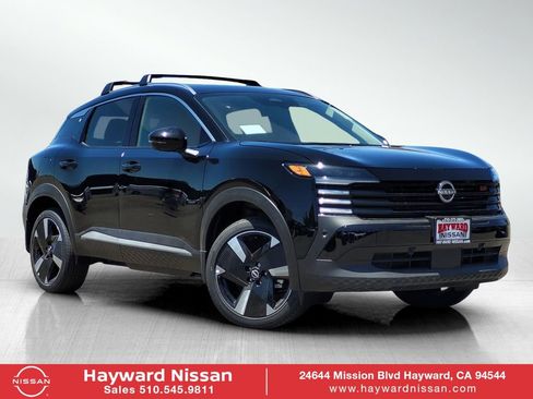 New 2025 Nissan Kicks SR FWD image 1