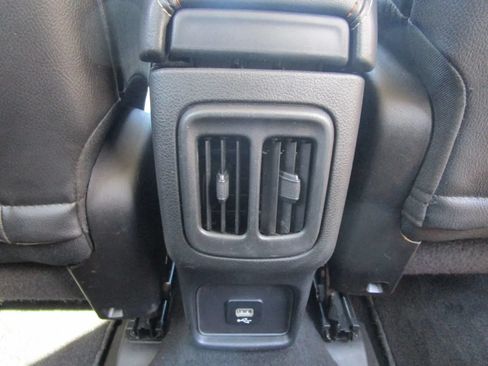 Used 2018 Jeep Compass Latitude AWD/4WD image 15