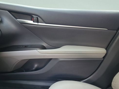 Used 2022 Toyota Camry XSE w/ Navigation Package image 16