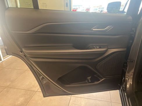 Used 2024 Jeep Grand Cherokee L Altitude image 30