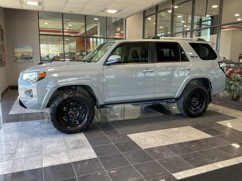 Used 2017 Toyota 4Runner TRD Pro image 3