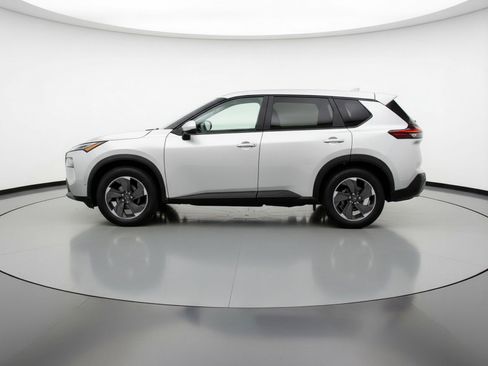Used 2025 Nissan Rogue SV image 5