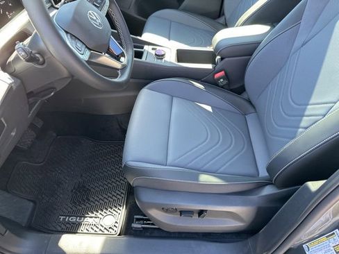 New 2026 Volkswagen Tiguan SE image 11