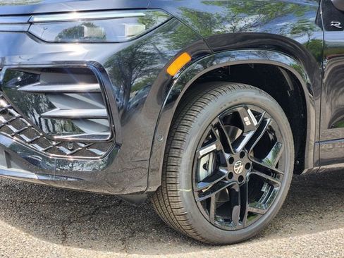 New 2026 Volkswagen Tiguan SE R-Line image 7