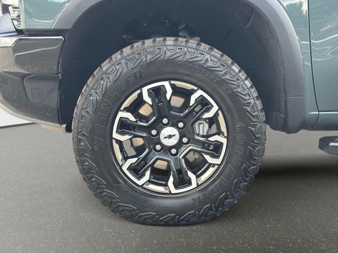 Used 2025 Chevrolet Silverado 1500 ZR2 AWD/4WD image 12
