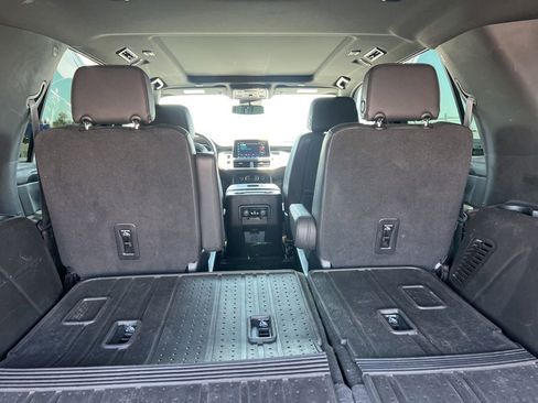 Used 2023 Chevrolet Tahoe RST w/ Luxury Package RWD image 7
