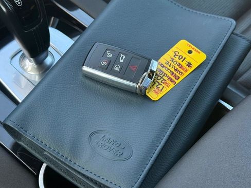 Used 2022 Land Rover Discovery Sport S image 34