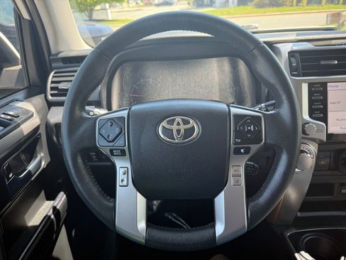 Used 2022 Toyota 4Runner SR5 Premium w/ Moonroof Package AWD/4WD image 12