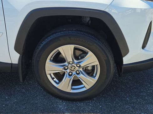 Used 2022 Toyota RAV4 XLE image 4