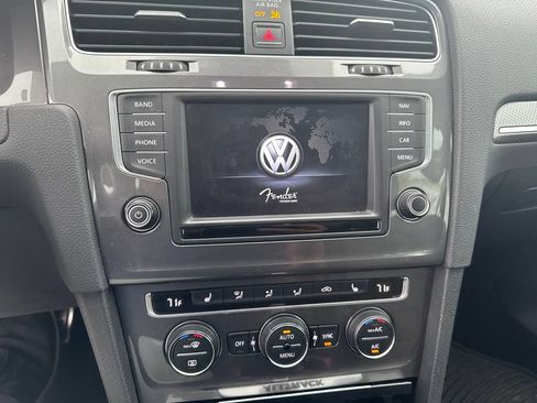 Used 2017 Volkswagen Golf Alltrack SEL AWD/4WD image 16