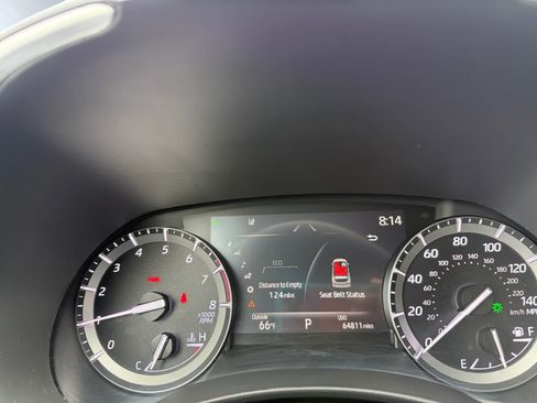 Used 2021 Toyota Highlander XLE AWD/4WD image 5