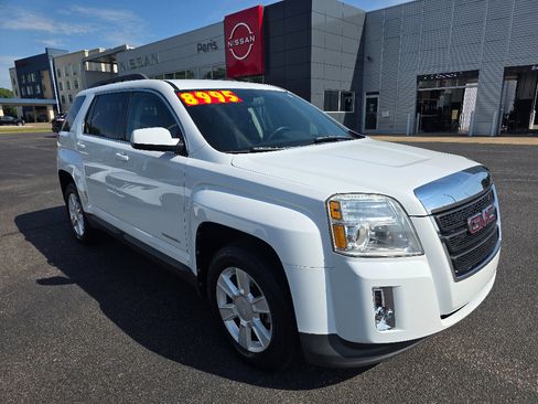 Used 2011 GMC Terrain SLE FWD image 1