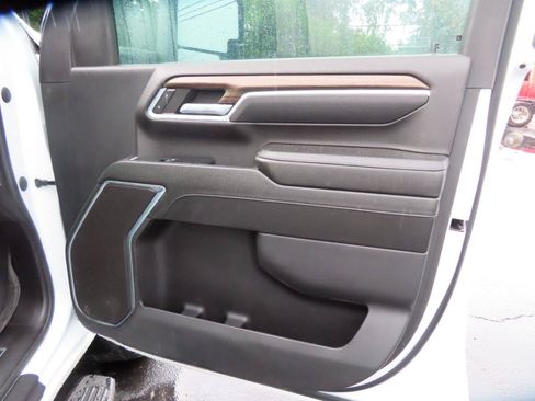 Used 2024 Chevrolet Silverado 2500 LT AWD/4WD image 43