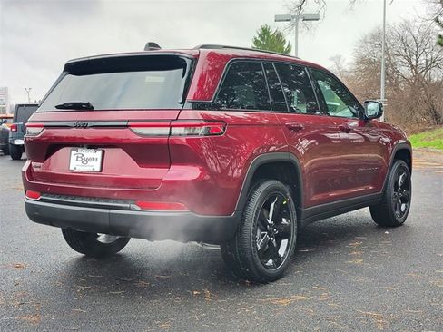 New 2025 Jeep Grand Cherokee Altitude w/ Trailer Tow Package image 7