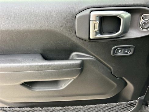 Used 2023 Jeep Wrangler Rubicon w/ Xtreme 35 Tire Package image 31