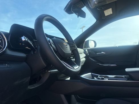 Used 2026 Chevrolet Equinox LT image 38