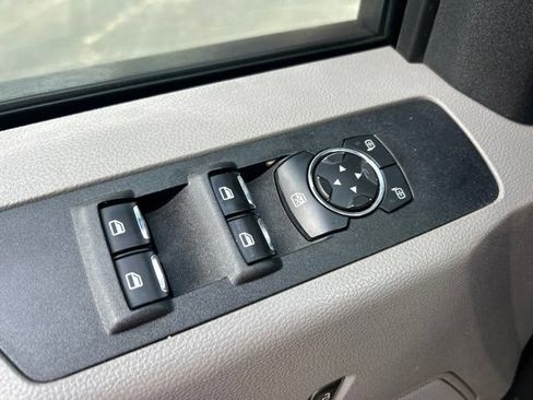 Used 2018 Ford F250 XL w/ Power Equipment Group AWD/4WD image 16