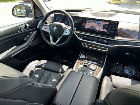 Used 2024 BMW X7 xDrive40i AWD/4WD image 9