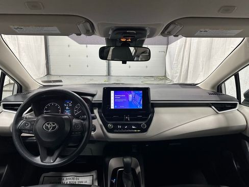 Used 2025 Toyota Corolla LE image 40