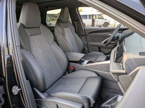 New 2025 Audi SQ5 Premium Plus image 10