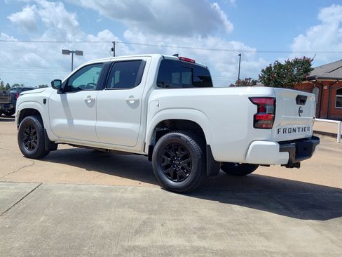 New 2026 Nissan Frontier SV w/ SV Convenience Package AWD/4WD image 3