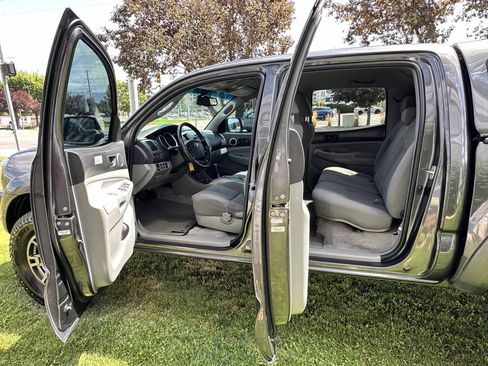 Used 2010 Toyota Tacoma 4x4 Double Cab image 22