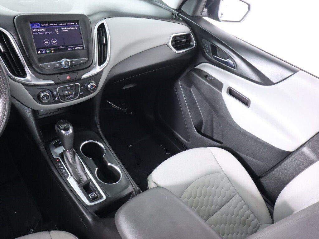 Used 2020 Chevrolet Equinox LS w/ LPO, Cargo Package AWD/4WD image 30