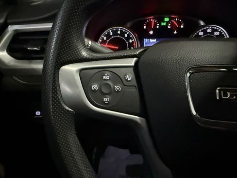 Used 2023 GMC Acadia SLE w/ Driver Convenience Package image 14