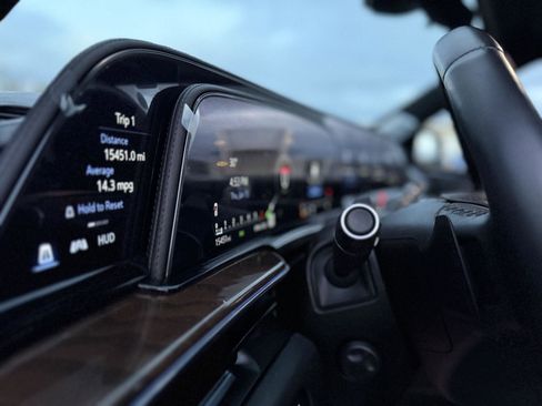 Certified 2024 Cadillac Escalade Sport Platinum w/ LPO, ONYX Package image 20