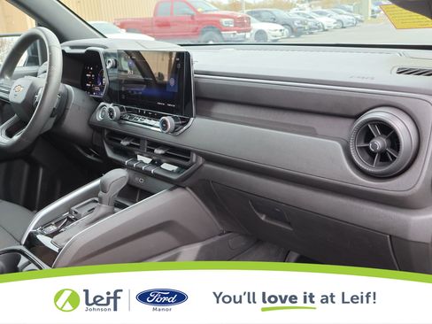 Used 2024 Chevrolet Colorado W/T w/ Technology Package image 31