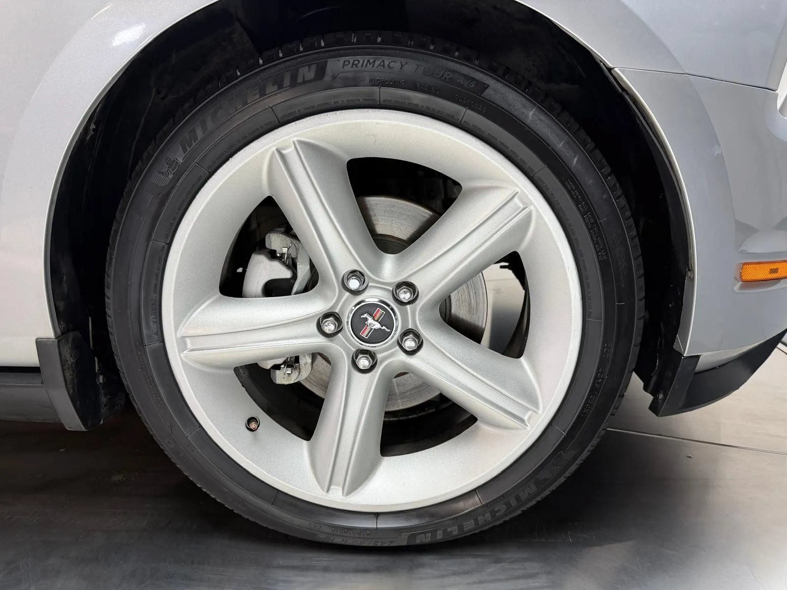 Used 2010 Ford Mustang GT RWD image 7