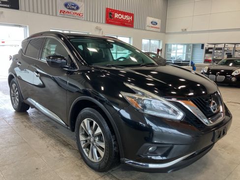 Used 2018 Nissan Murano SV image 3