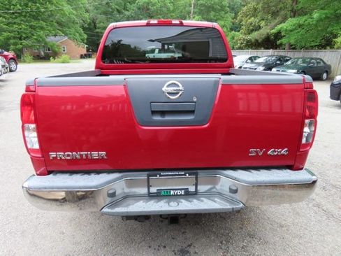 Used 2012 Nissan Frontier SV w/ SV Premium Utility Pkg AWD/4WD image 7