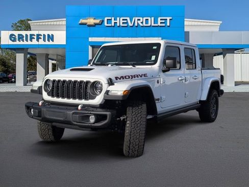Used 2025 Jeep Gladiator Mojave image 11