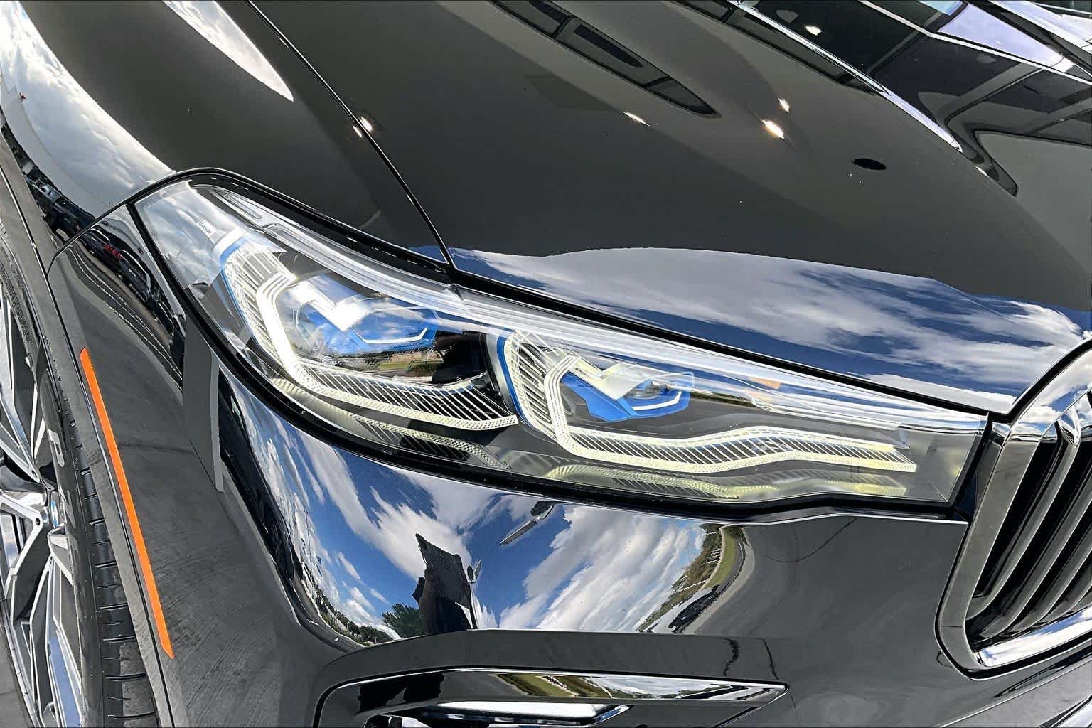 Used 2022 BMW X7 M50i AWD/4WD image 26