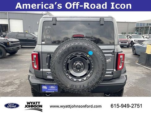 New 2025 Ford Bronco Badlands image 4